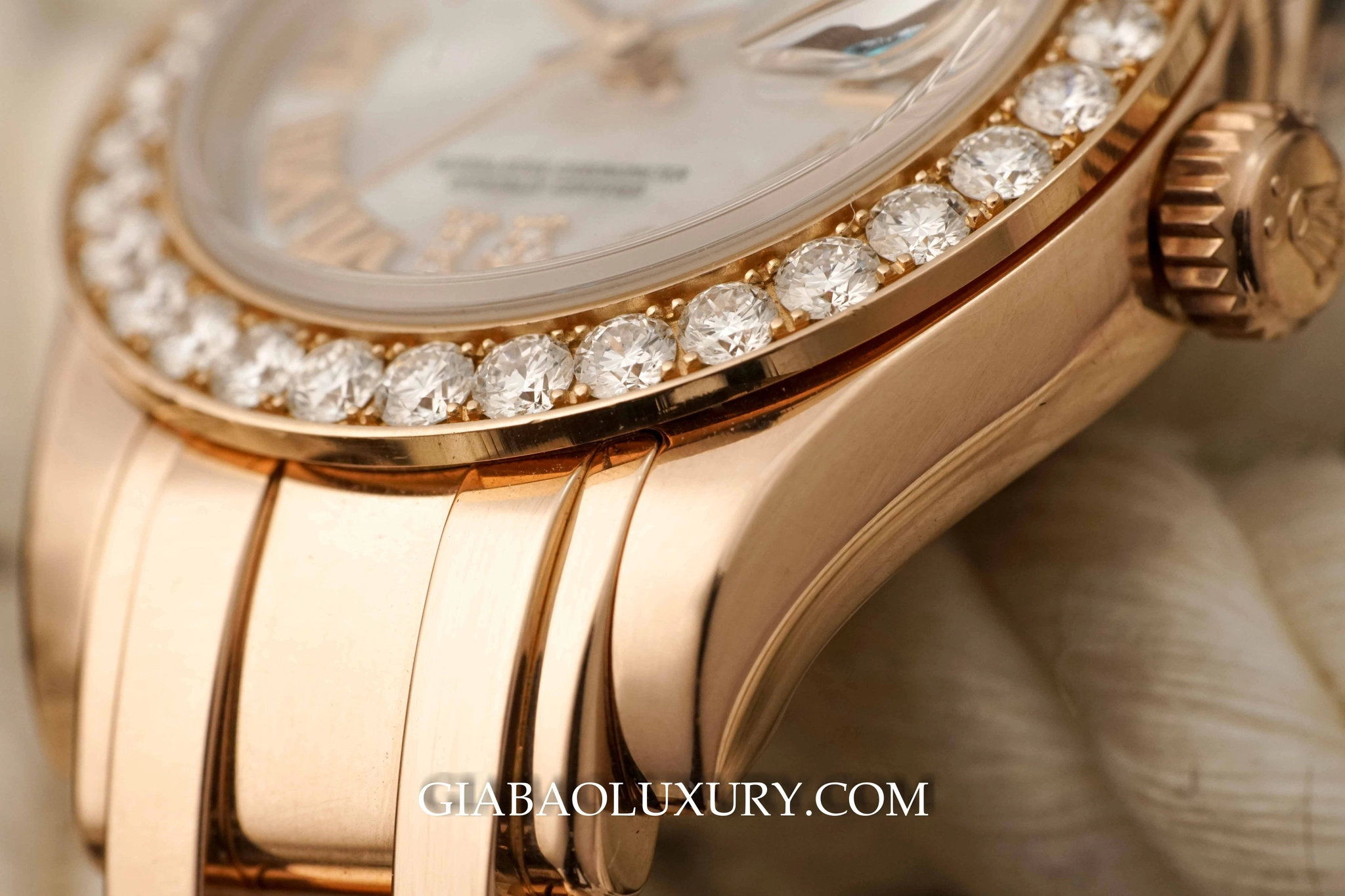 Rolex Pearlmaster 80315: vỏ Everose 29 mm và mặt xà cừ — ảnh chi tiết 06