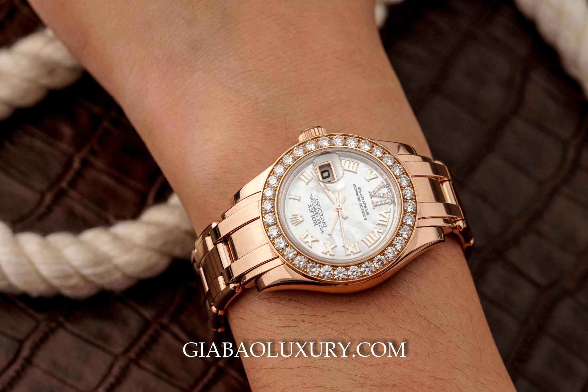 Rolex Pearlmaster 80315: vỏ Everose 29 mm và mặt xà cừ — ảnh chi tiết 17