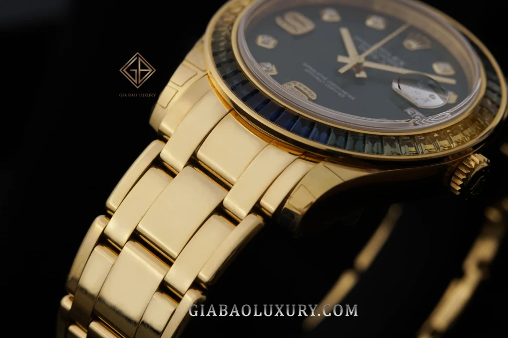 Rolex Pearlmaster 86348SABLV và calibre 3235: vỏ vàng vàng 39 mm nhìn từ cạnh