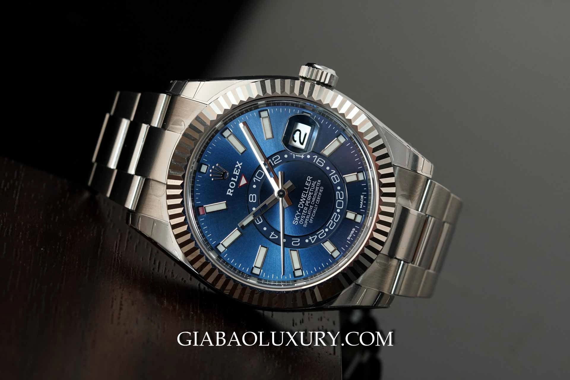 Rolex Sky-Dweller 326934: lịch thường niên và hai múi giờ — ảnh chi tiết 02