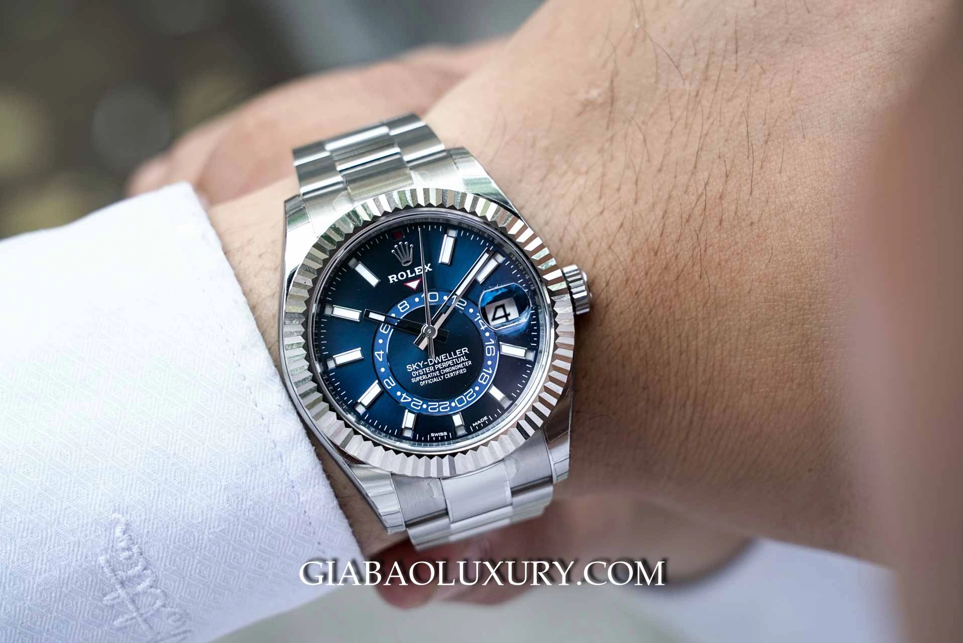 Rolex Sky-Dweller 326934: lịch thường niên và hai múi giờ — ảnh chi tiết 03