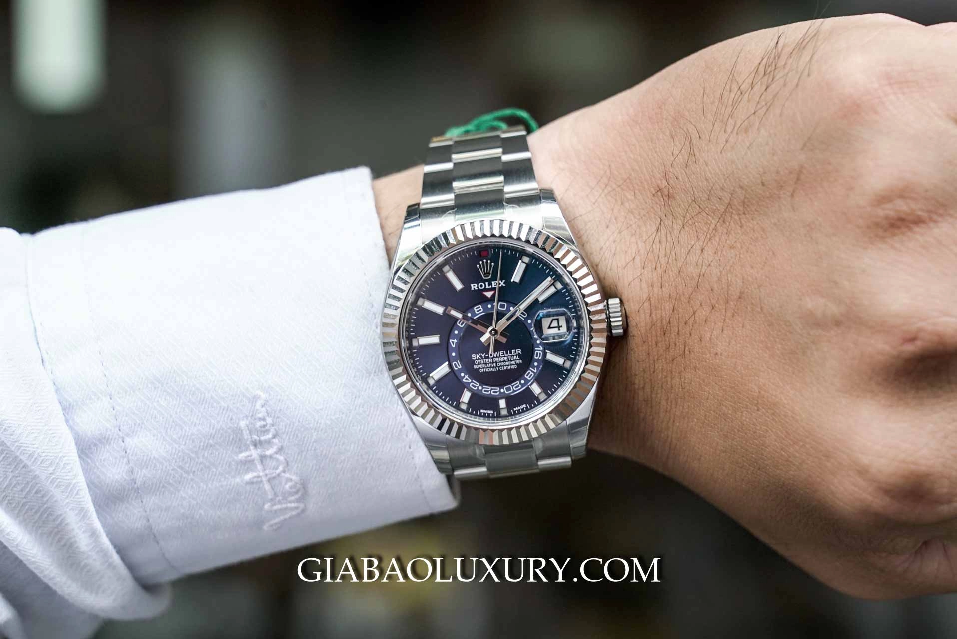 Rolex Sky-Dweller 326934: lịch thường niên và hai múi giờ — ảnh chi tiết 09
