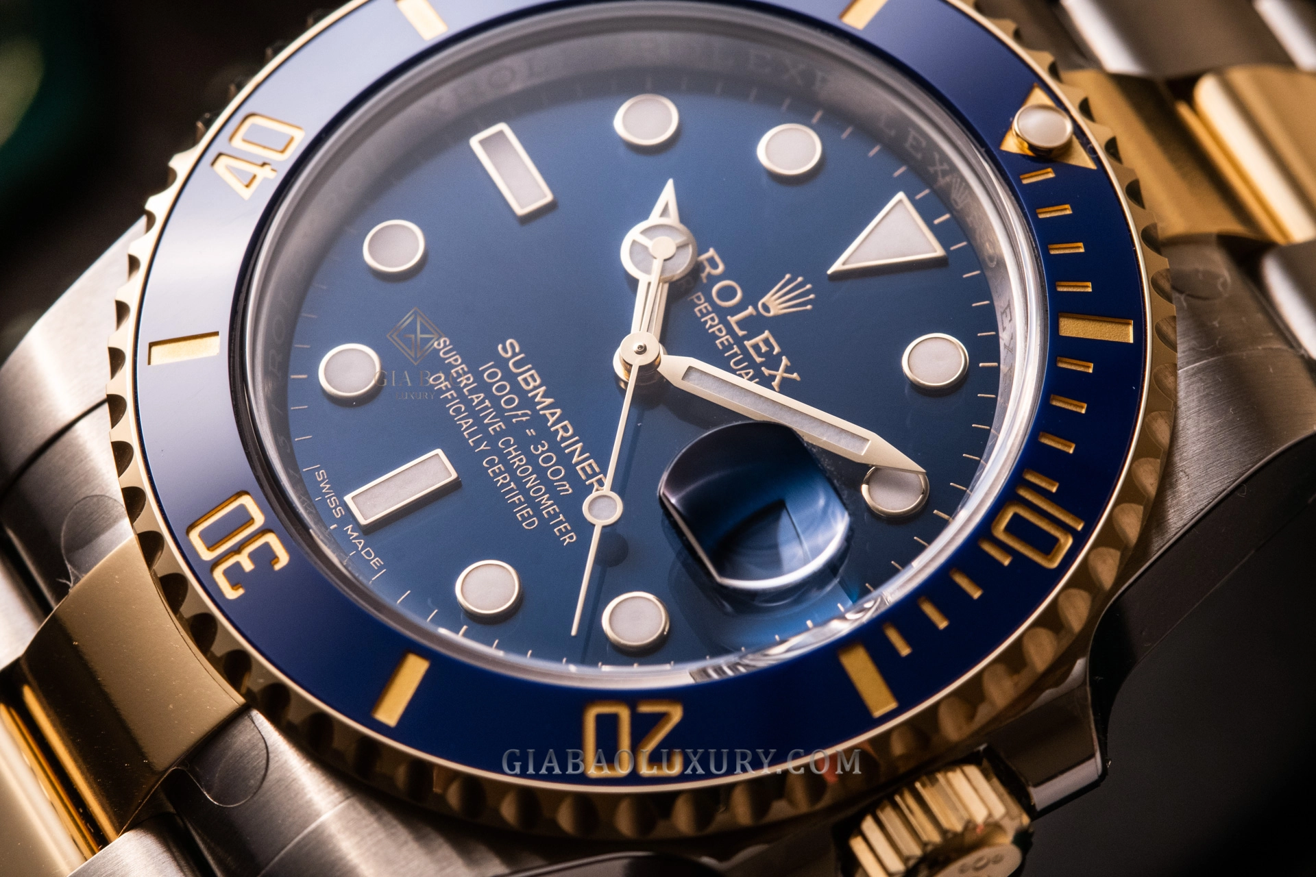 Rolex Submariner 116613LB và 126613LB: khác biệt cốt lõi: Mặt số xanh và bezel Cerachrom của Submariner 116613LB