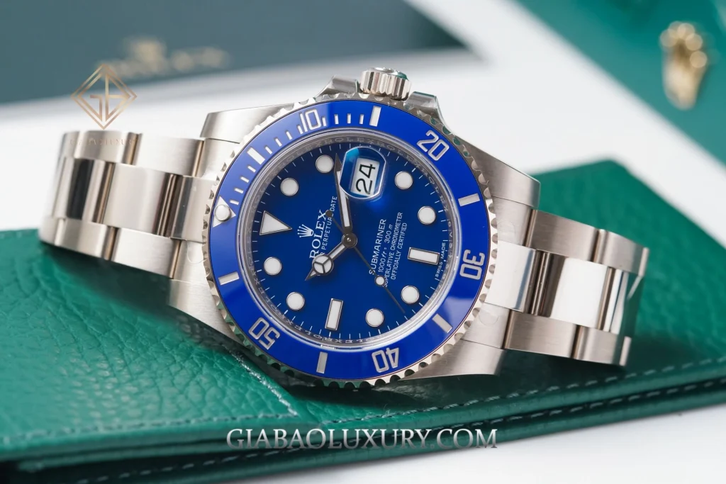 Rolex 116619LB và 126719BLRO: hai mẫu vàng trắng: Submariner 116619LB vàng trắng với mặt và vành xanh