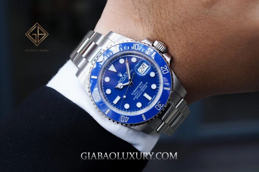 Rolex 116619LB và 126719BLRO: hai mẫu vàng trắng: Submariner 116619LB khi lên cổ tay