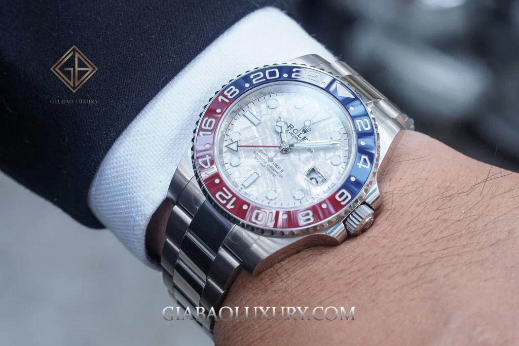 Rolex 116619LB và 126719BLRO: hai mẫu vàng trắng: vành Cerachrom đỏ xanh của GMT-Master II