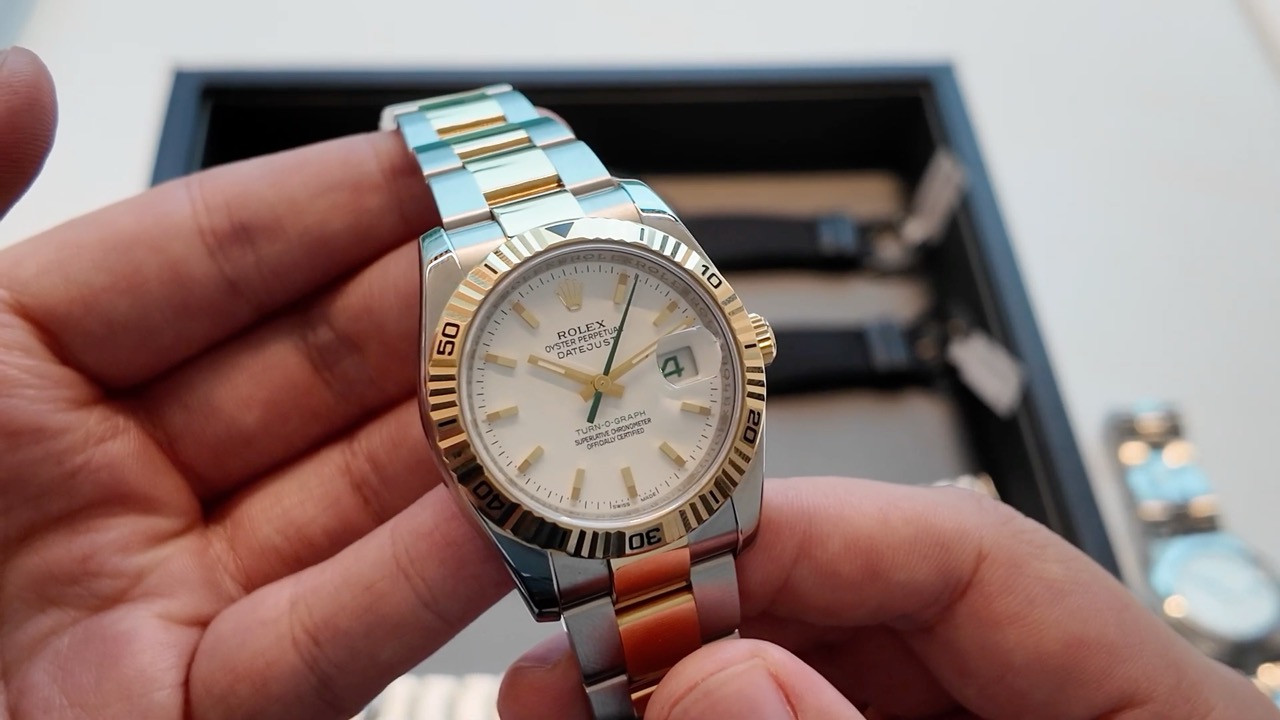 Mặt số trắng xanh của Rolex Turn-O-Graph 116263 bản Nhật