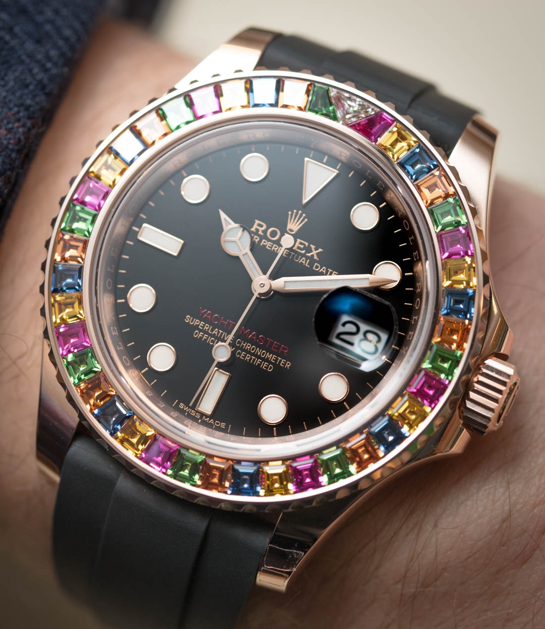 Rolex Yacht-Master 116695SATS: vành sapphire nhiều màu: Rolex Yacht-Master 40 Ref. 116695SATS nhìn chính diện