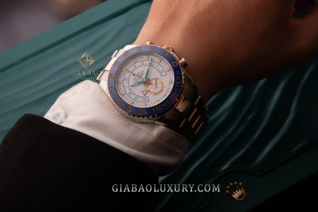 Rolex Yacht-Master II 116681: cơ cấu đếm ngược: Yacht-Master II 116681 trên cổ tay