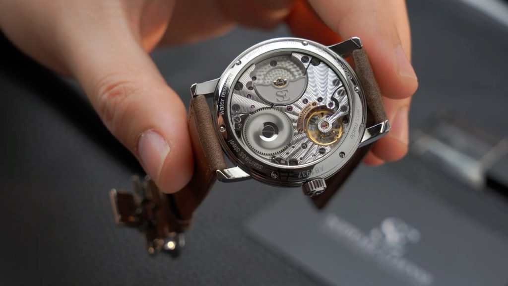 Calibre ASE 200.00 của Roma Synergy GMT
