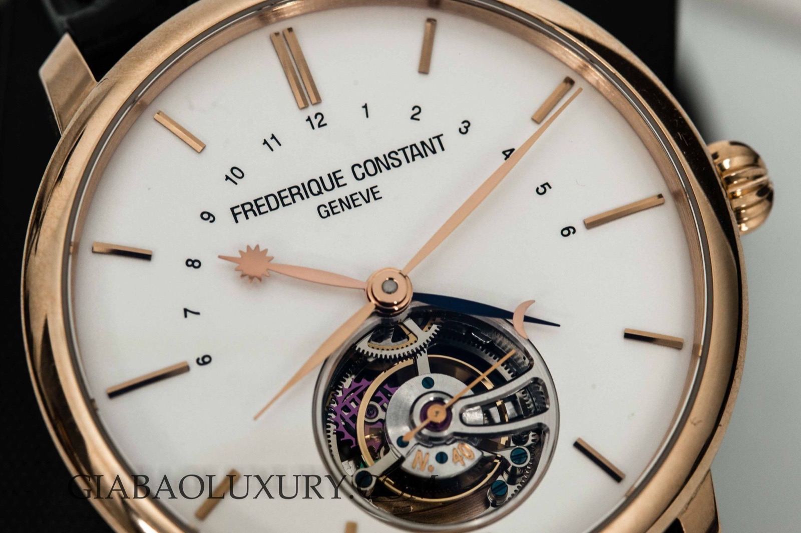 Bánh xe gai silicon màu tím trên Frédérique Constant Slimline Tourbillon Manufacture