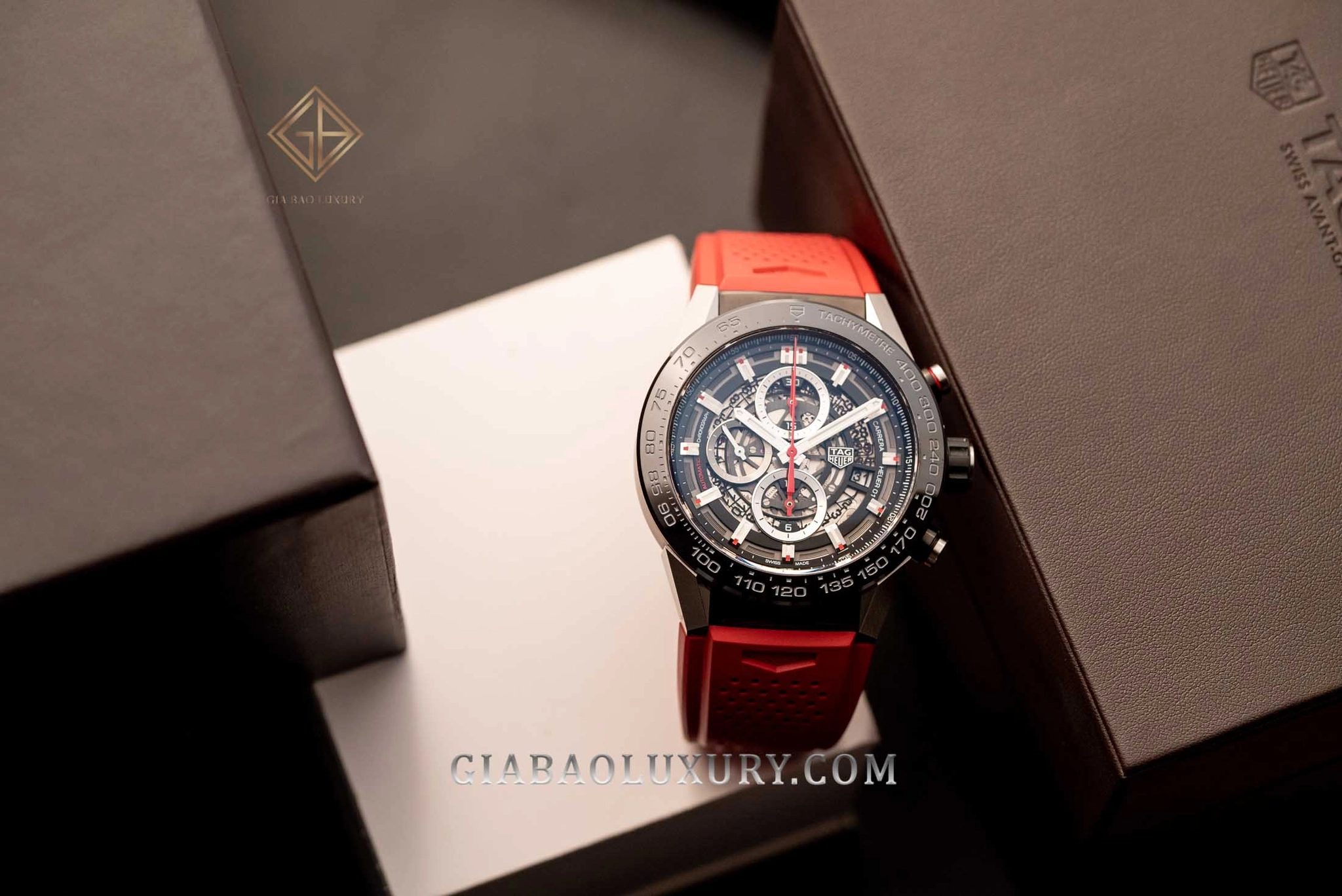 TAG Heuer Carrera Heuer 01: cấu trúc 45 mm: Toàn cảnh TAG Heuer Carrera Heuer 01