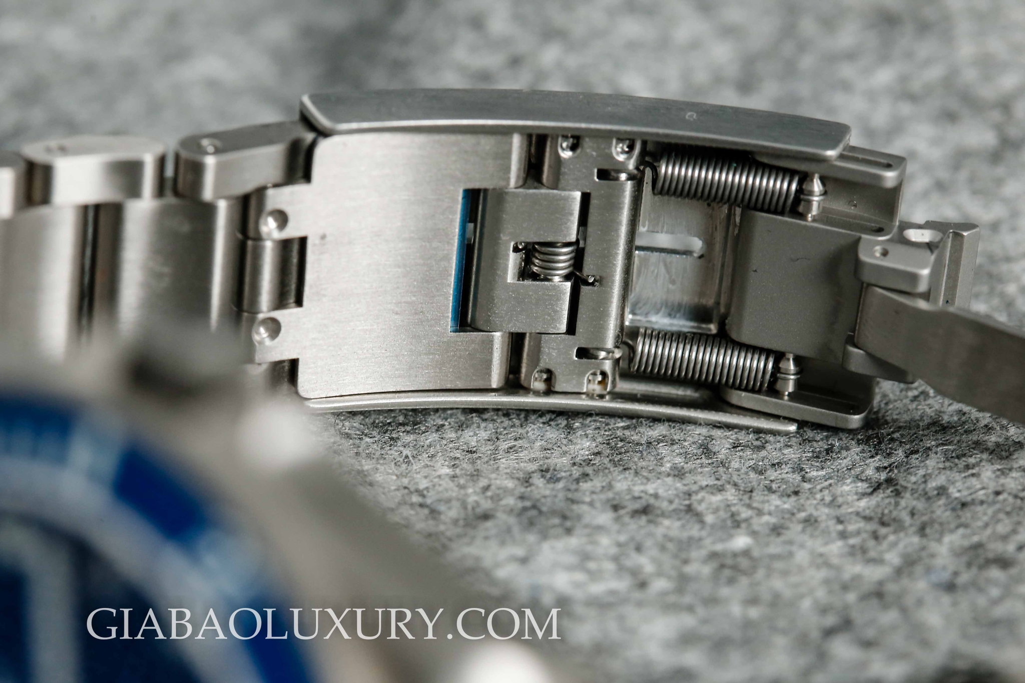 Khóa dây lò xo Tudor Pelagos 25600TB