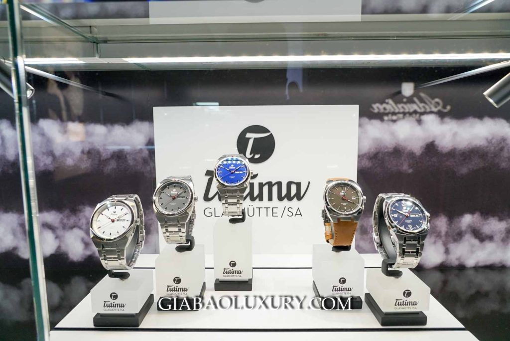 Tủ trưng bày đồng hồ Tutima Glashütte với nhiều dòng thể thao