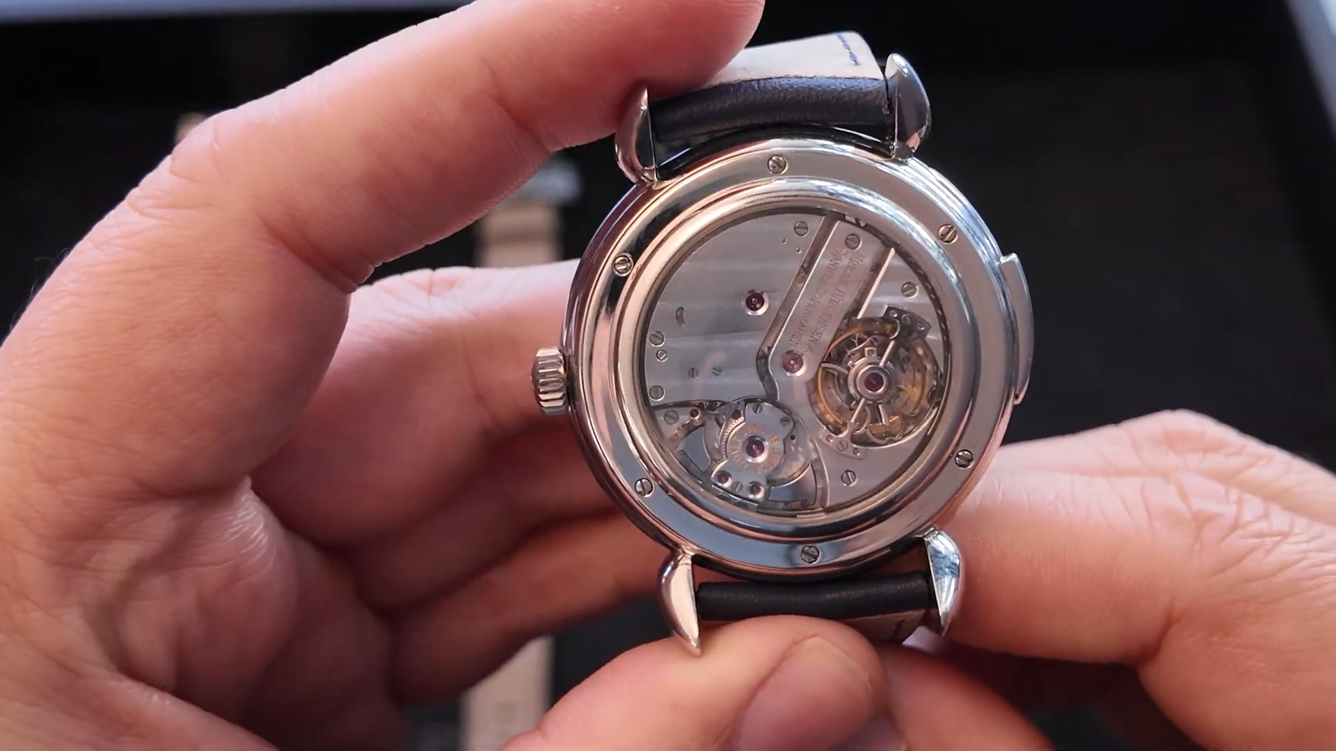 Bộ máy lên cót tay Urban Jürgensen Unique Piece