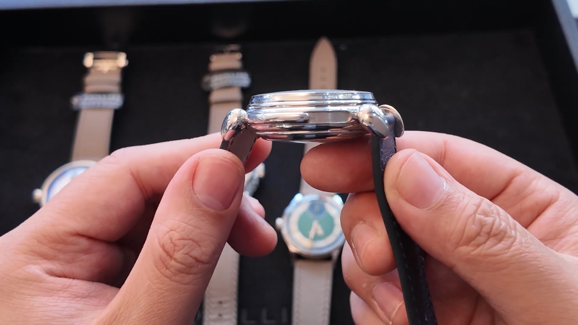 Cạnh vỏ bạch kim và càng giọt nước Urban Jürgensen Unique Piece