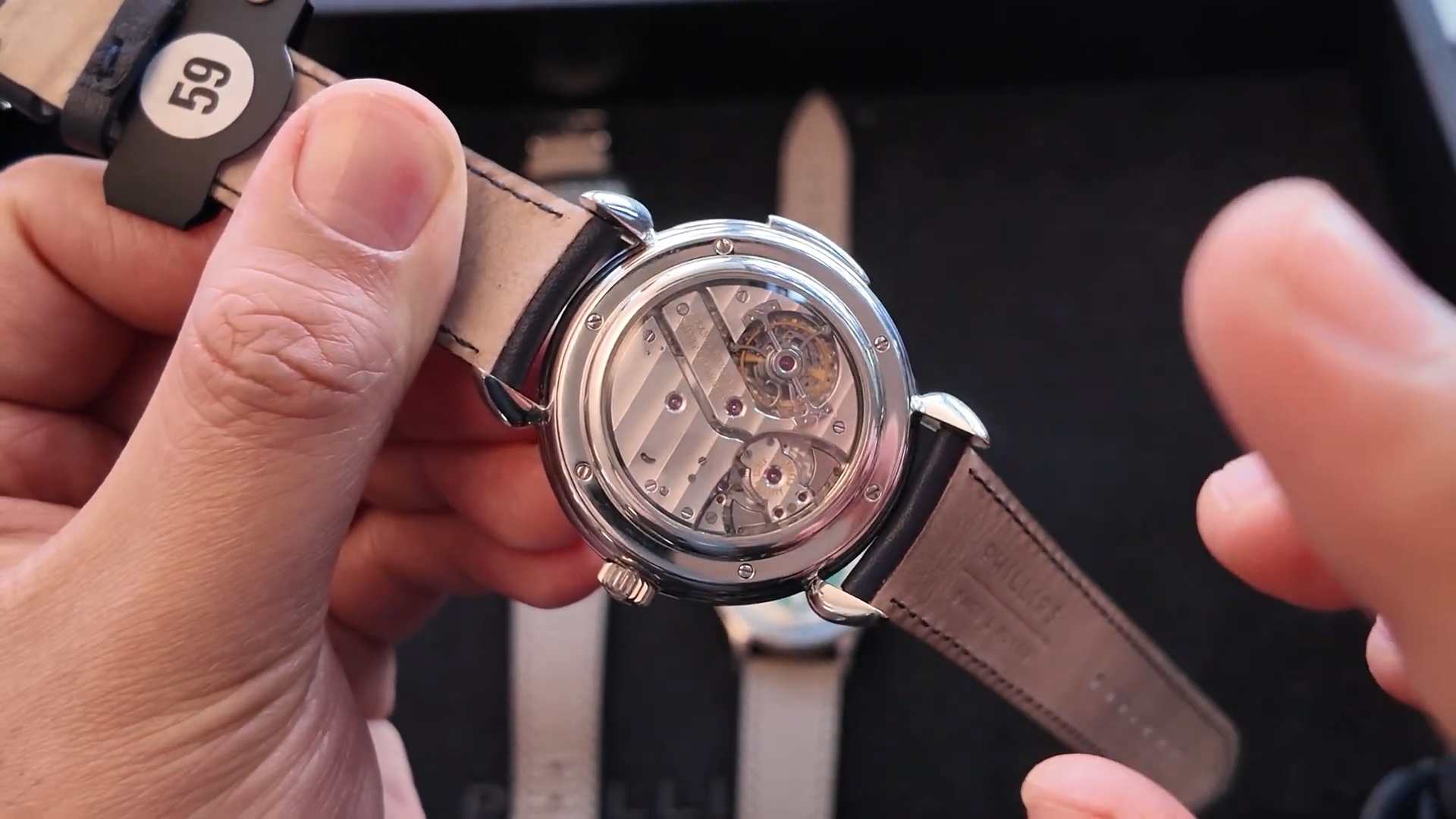 Mặt đáy và tourbillon Urban Jürgensen Unique Piece