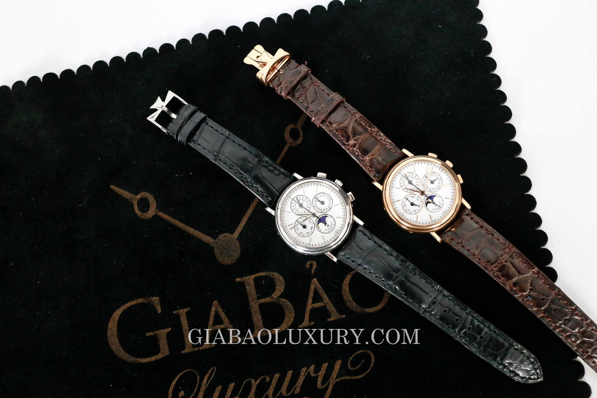 Cặp Vacheron Constantin Ref. 49005 đặt cạnh nhau