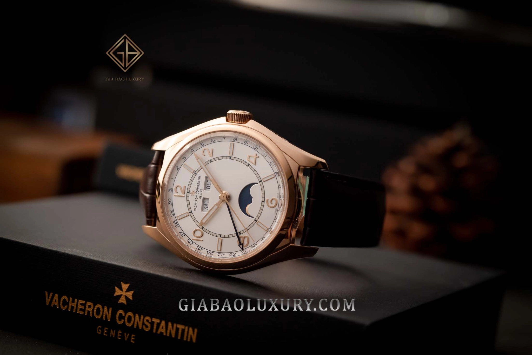 Vacheron Constantin Fiftysix 4000E Complete Calendar: Fiftysix Complete Calendar 4000E nhìn chính diện