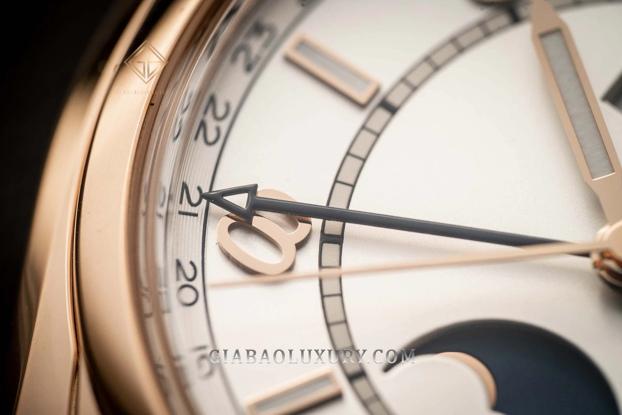 Vacheron Constantin Fiftysix 4000E Complete Calendar: Dây da và khóa của Fiftysix 4000E