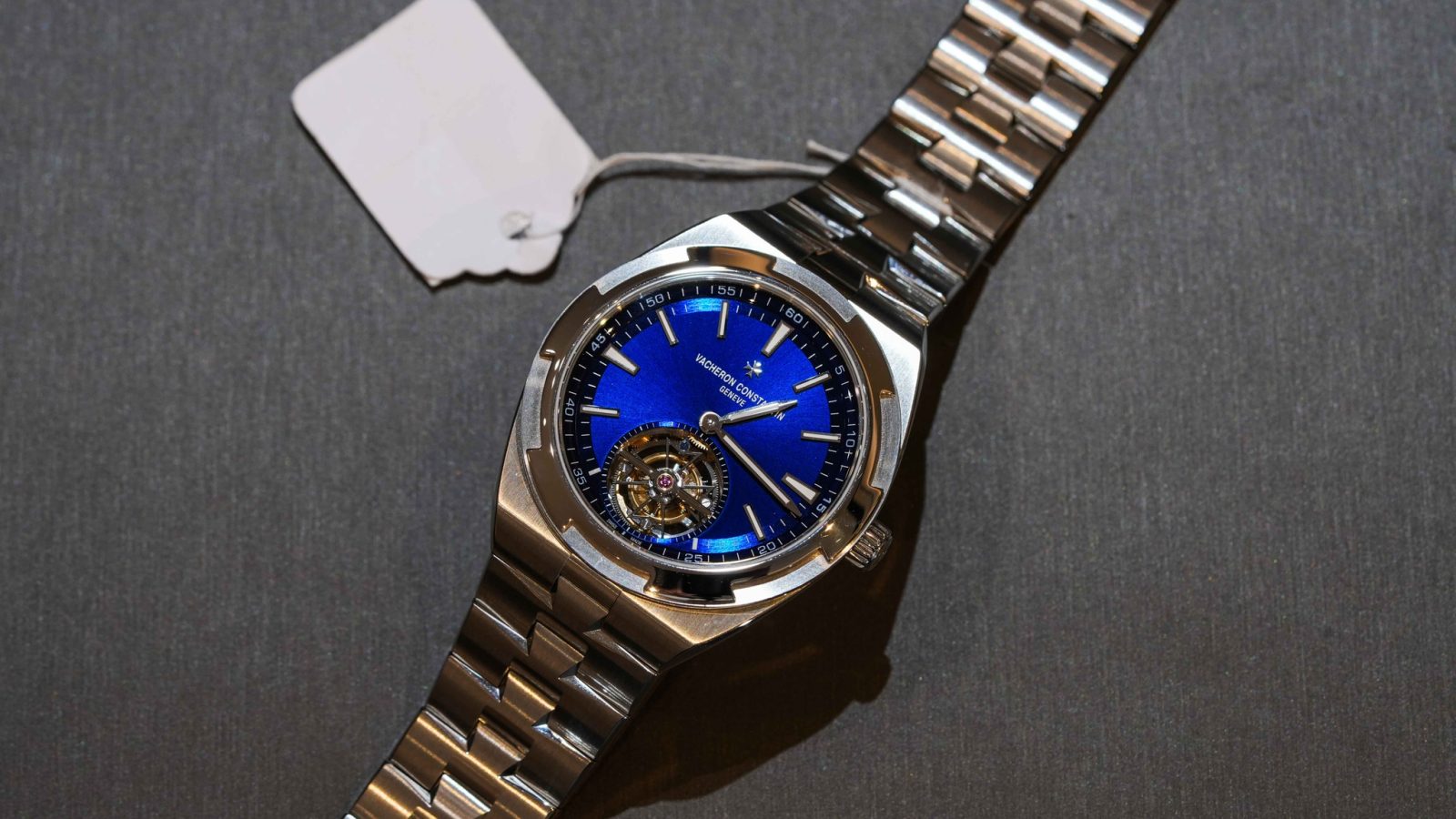 Vacheron Constantin Overseas Tourbillon 6000V thép