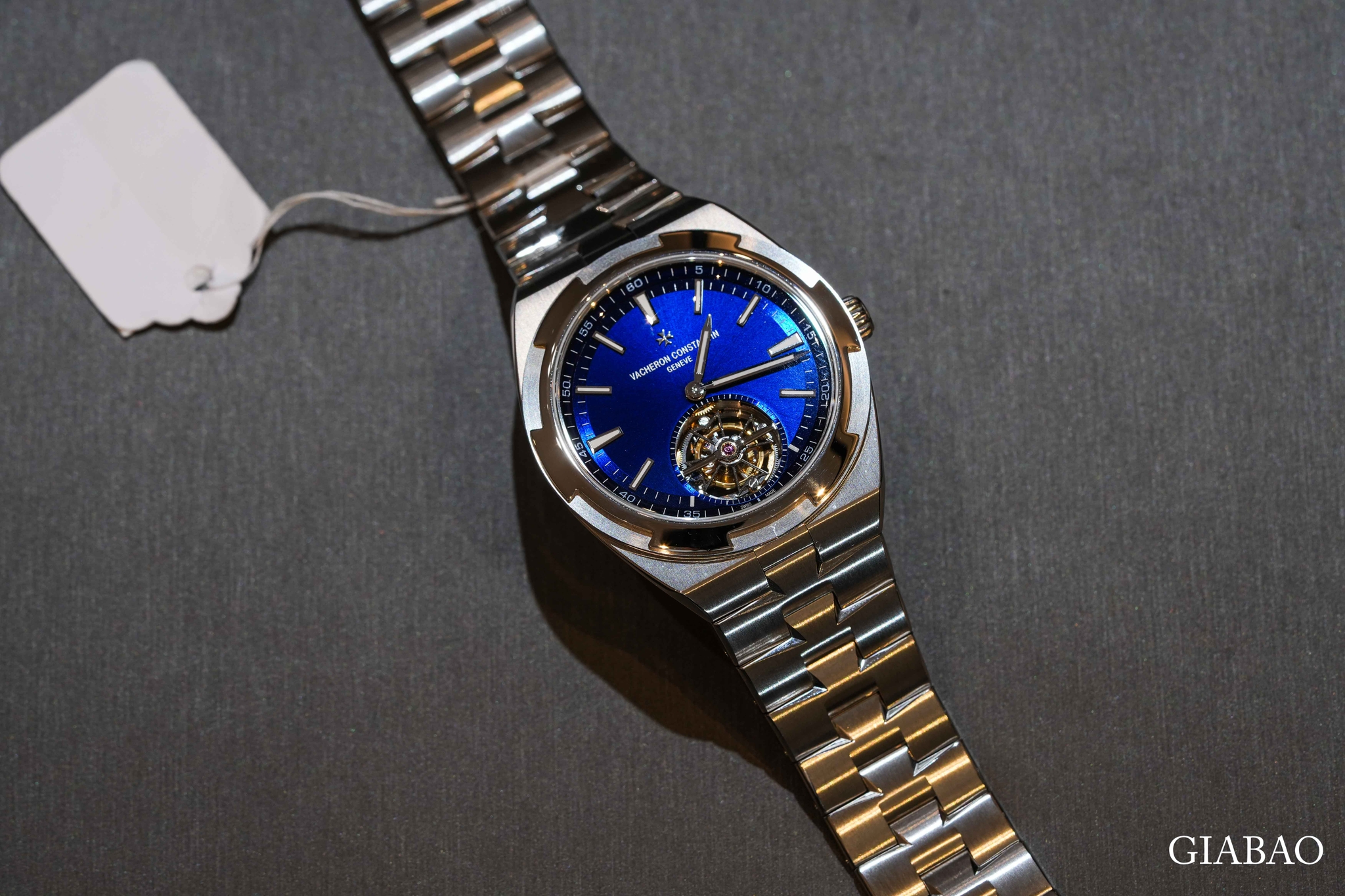 Vacheron Constantin Overseas Tourbillon 6000V thép — ảnh chi tiết 2