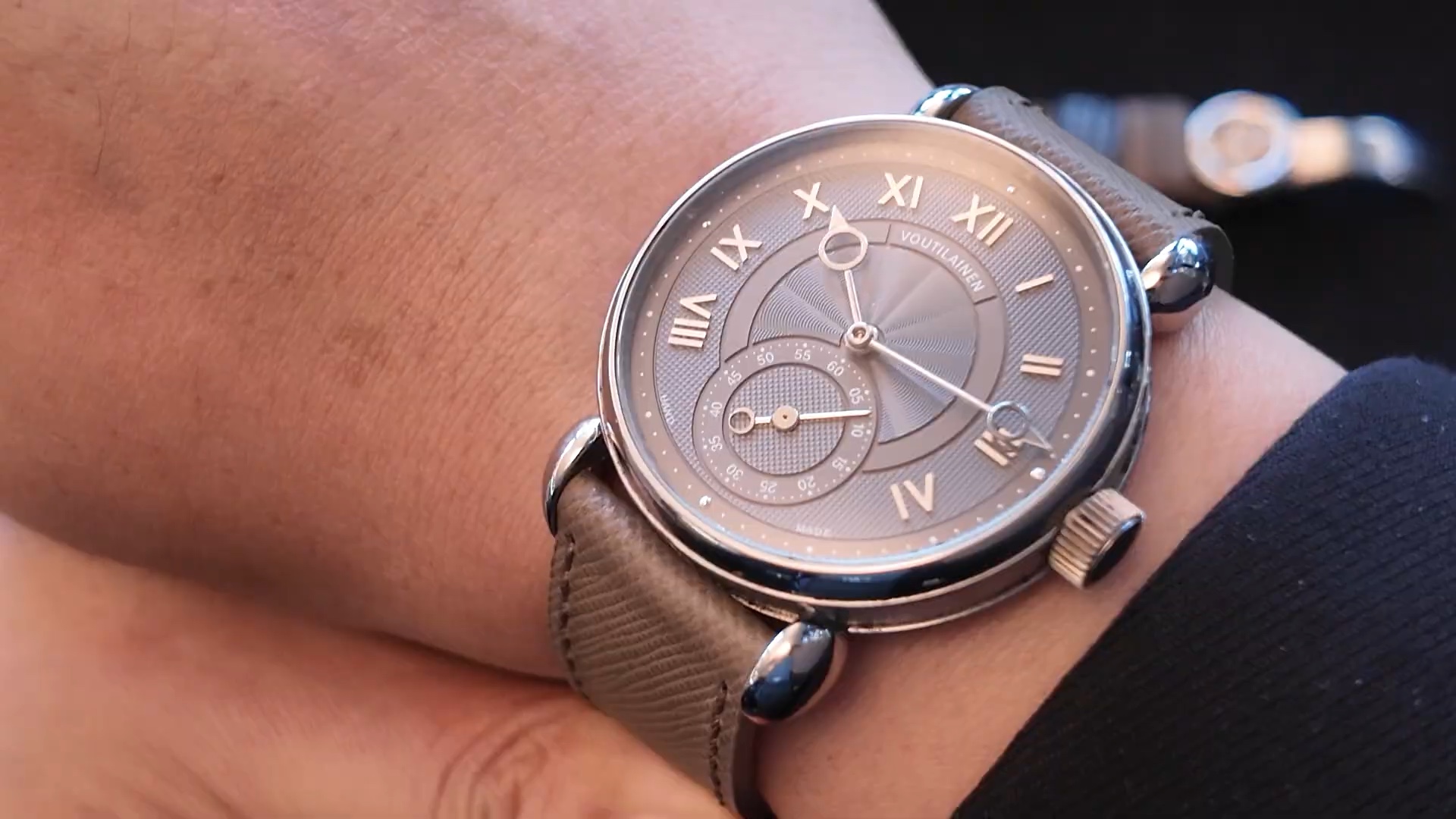 Voutilainen Observatoire đường kính 39 mm trên cổ tay