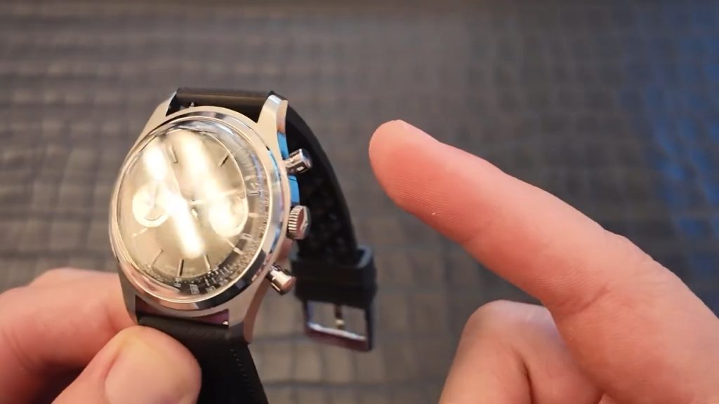 Kính sapphire lồi và nút bấm Vulcain Chronograph 1970s