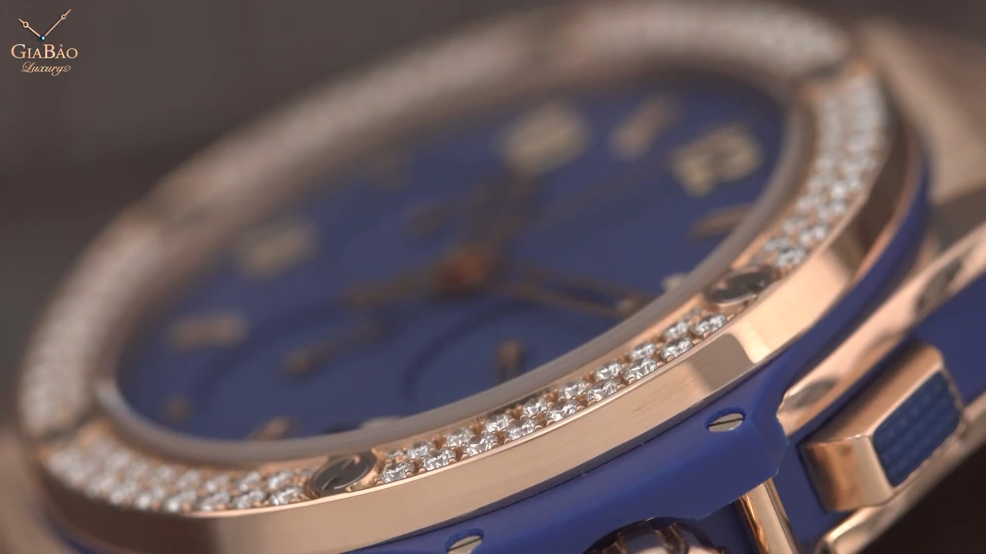Cạnh vỏ vàng hồng và vành kim cương Hublot Big Bang