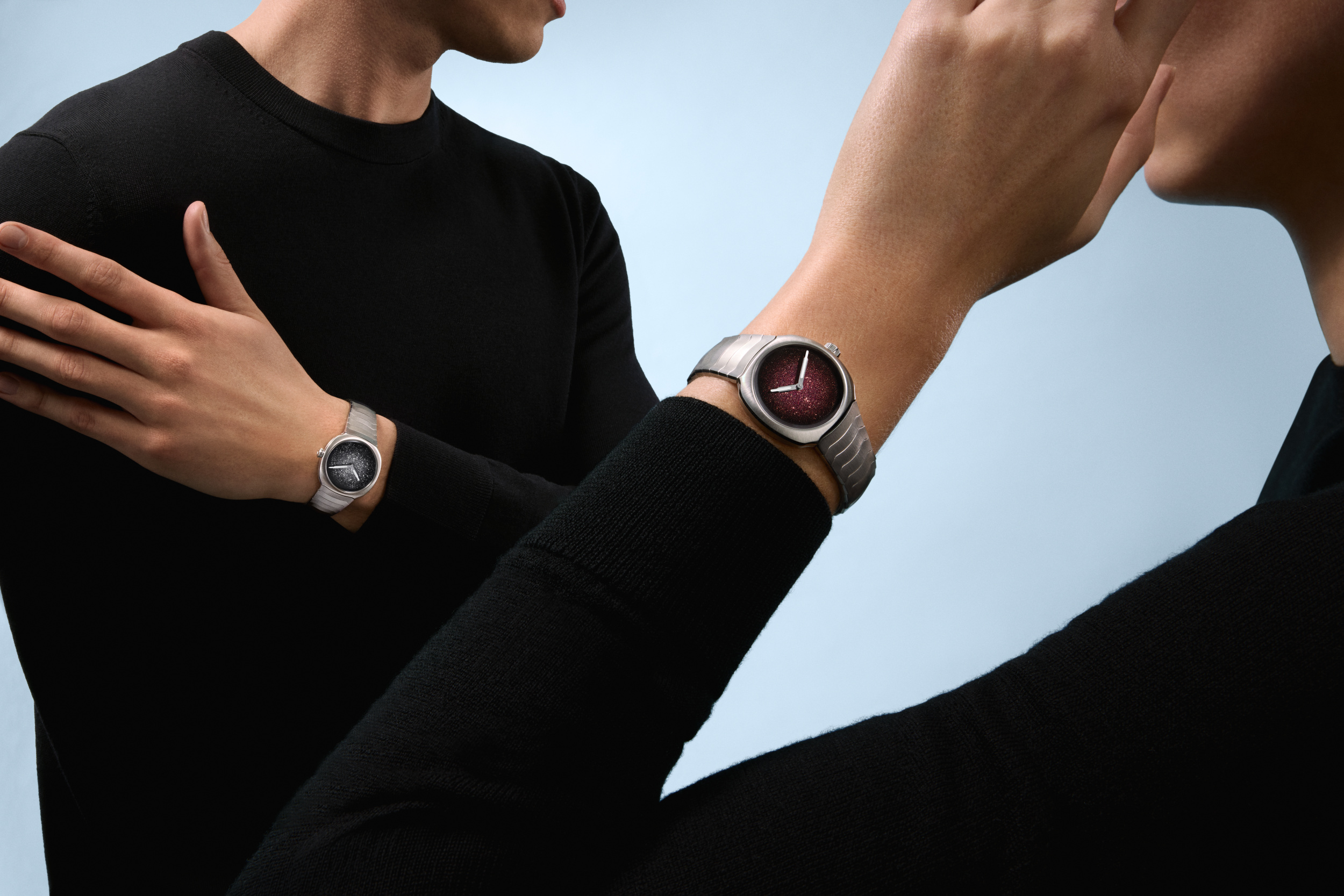 H. Moser Streamliner Two Hands 34 mm và 28 mm trên hai cổ tay