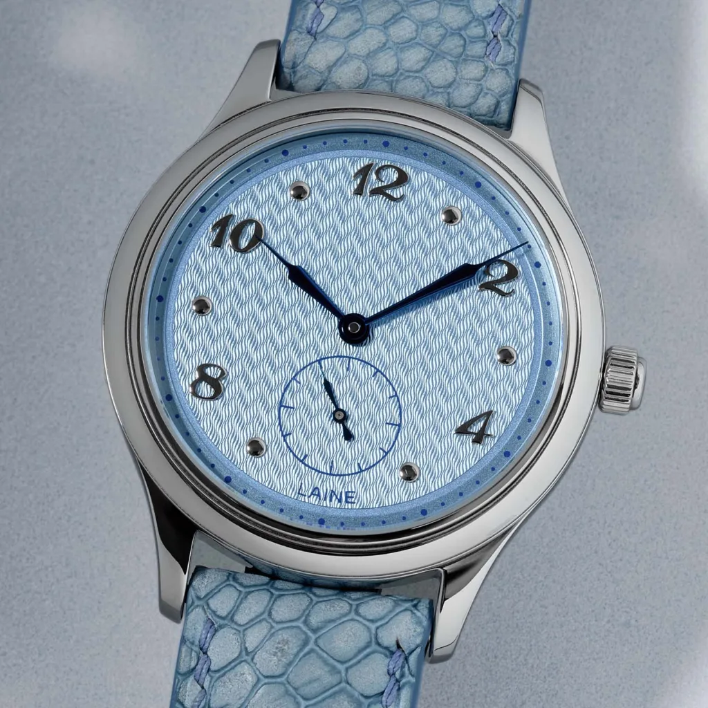 Laine P37 Taivas xanh trời với guilloché twill