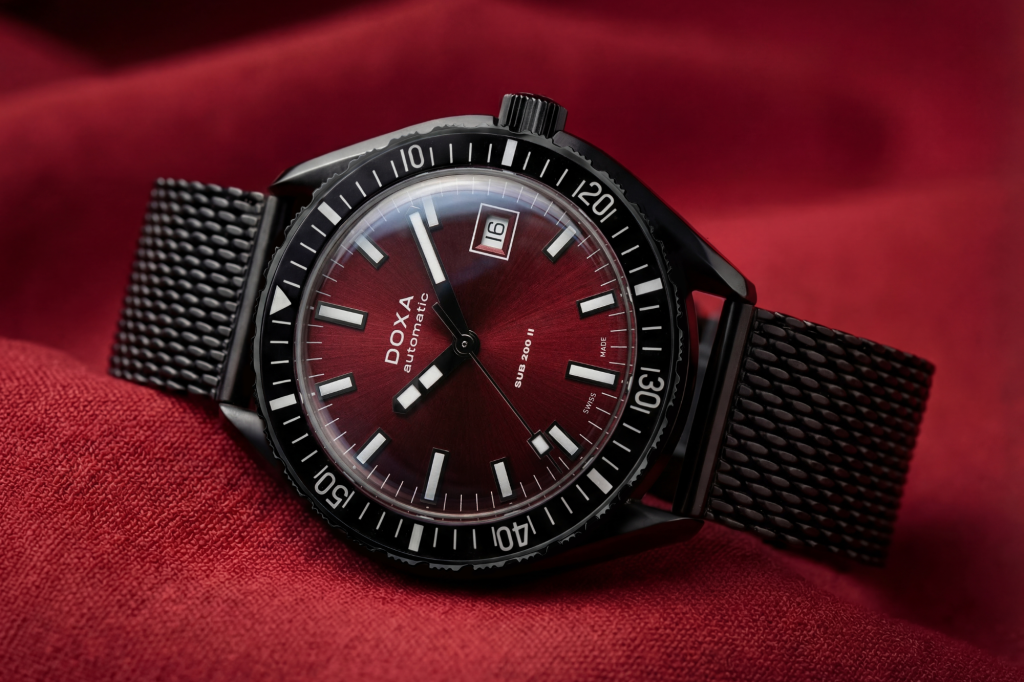 DOXA SUB 200 II Redcoral phủ DLC đen trên dây lưới