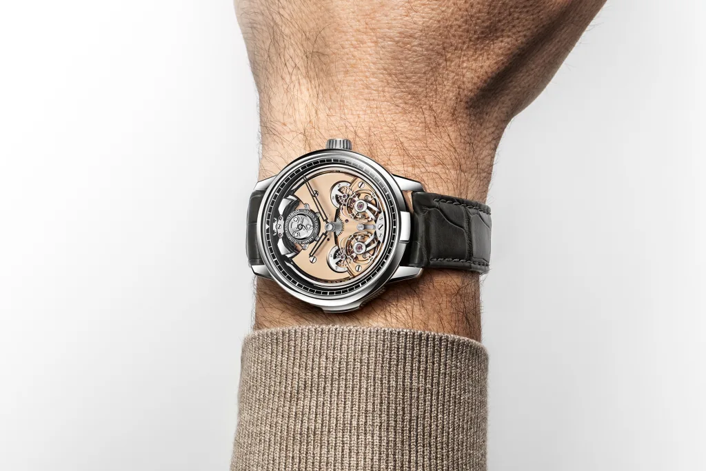 Armin Strom Minute Repeater Resonance 12:59 trên cổ tay