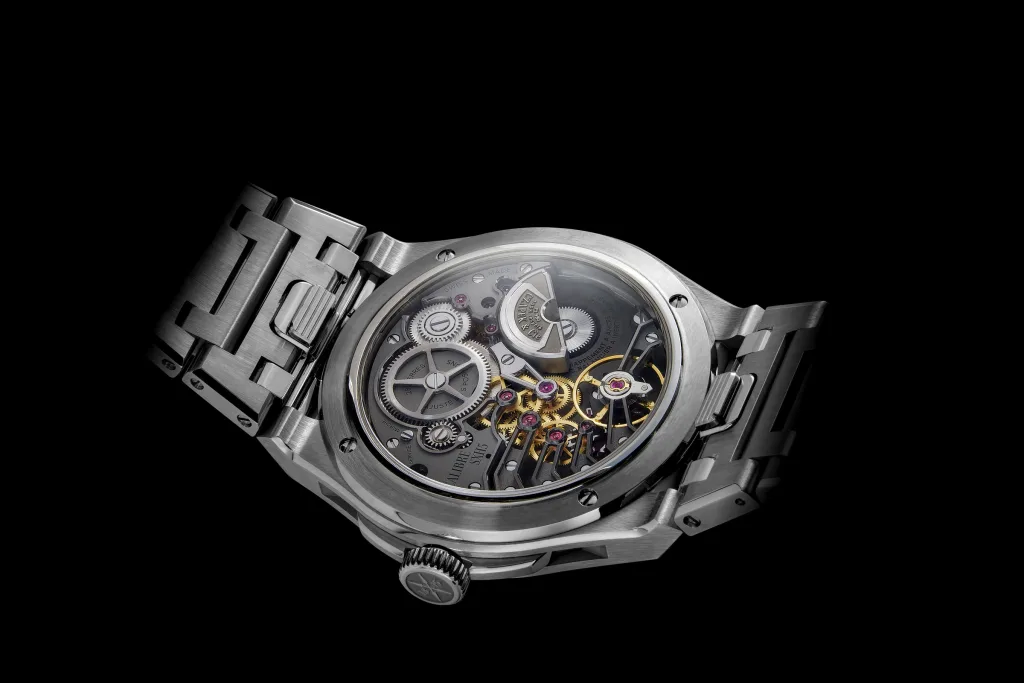 Mặt sau Czapek Antarctique Frozen Meteor để lộ calibre SXH5
