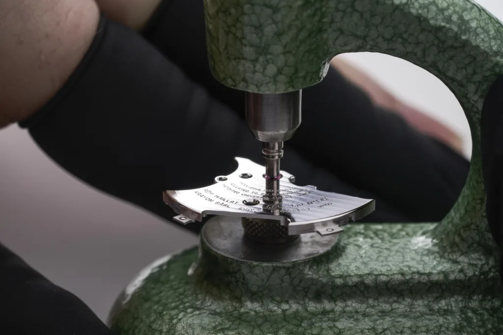 Gia công một chi tiết máy tại atelier Krayon