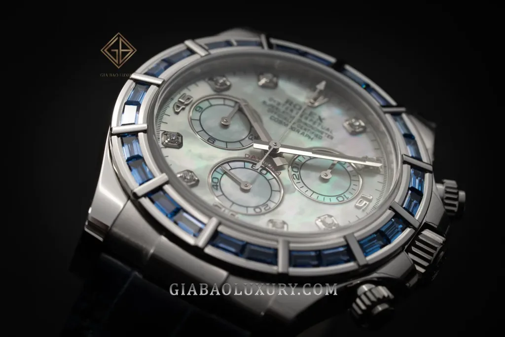 Sapphire xanh và mặt xà cừ trắng Rolex Daytona 116589SACI