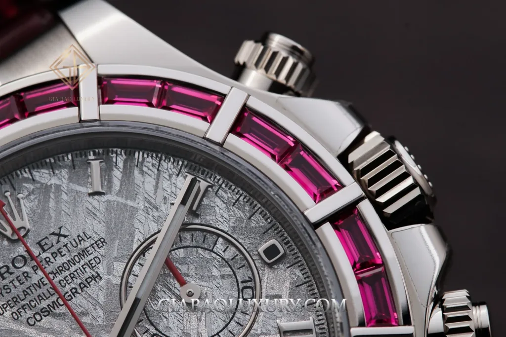 Vành 24 viên ruby baguette đỏ hồng của Rolex Daytona 116589SALV