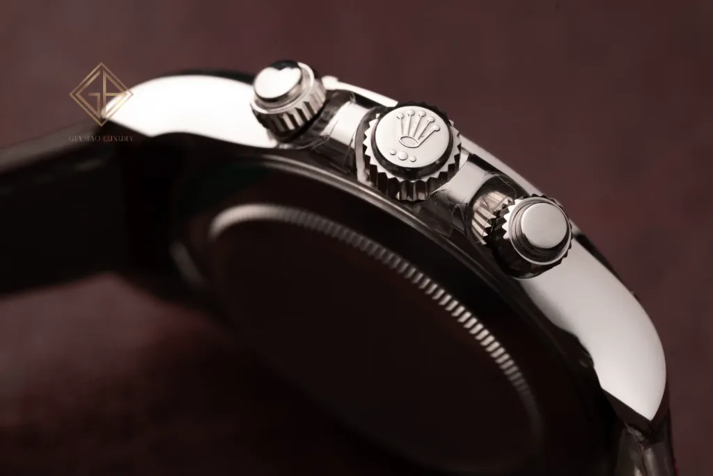 Núm Triplock và hai nút chronograph của Rolex Daytona 116589SALV