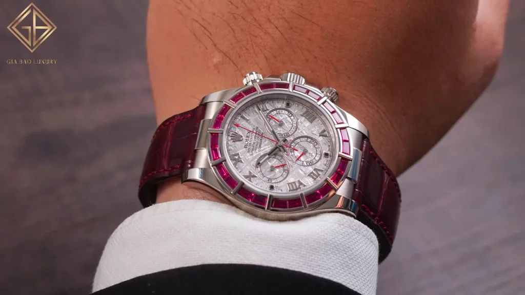 Rolex Daytona 116589SALV 40 mm trên cổ tay